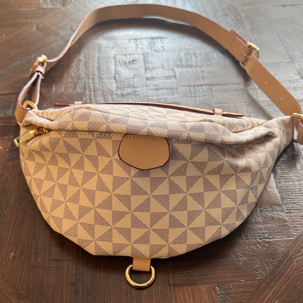 Geometric Patterned Tan Waist Bag